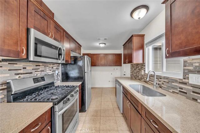 2185 San Bernardo, Hemet, CA 92545