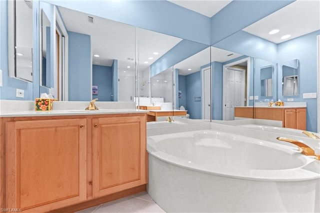 6057 Ashford LN # 402, Naples, FL 34110