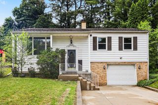 270 Viking Drive, Pennfield Twp, MI 49017