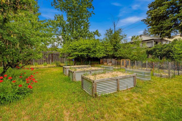 3418 W Queen Pl, Spokane, WA 99205