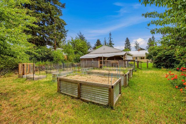 3418 W Queen Pl, Spokane, WA 99205