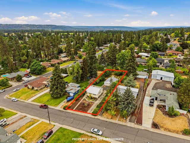 3418 W Queen Pl, Spokane, WA 99205