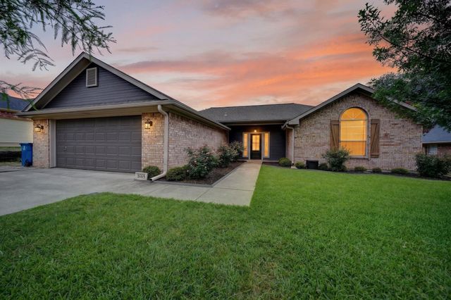 1665 Nottingham Drive, Kaufman, TX 75142