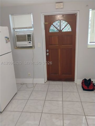 242 SE Park St 2, Dania Beach, FL 33004