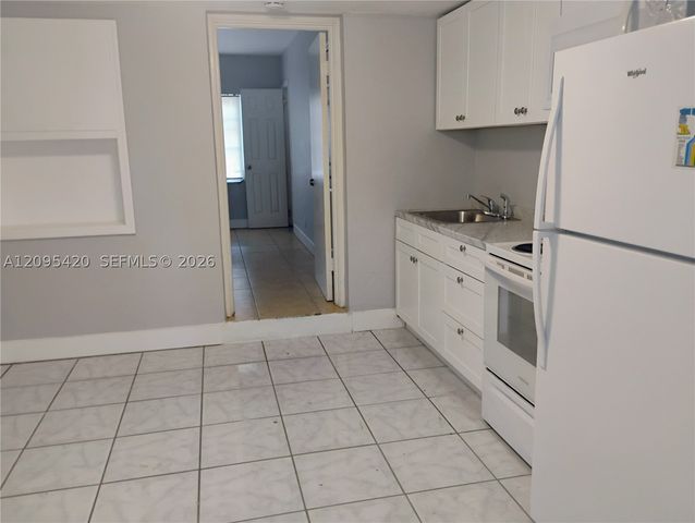 242 SE Park St 2, Dania Beach, FL 33004