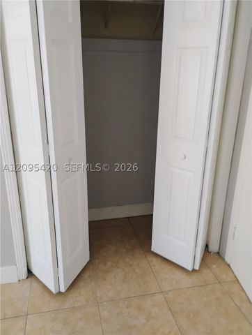 242 SE Park St 2, Dania Beach, FL 33004