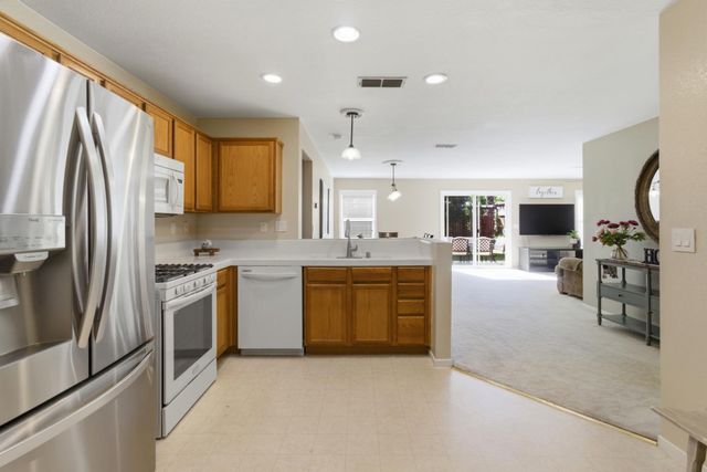 10909 Wethersfield Dr, Mather, CA 95655