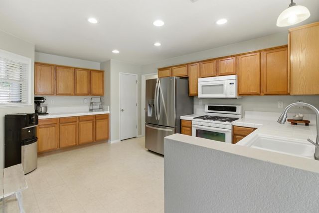 10909 Wethersfield Dr, Mather, CA 95655