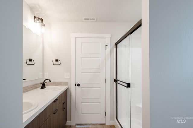 3716 E Syracuse St, Nampa, ID 83686