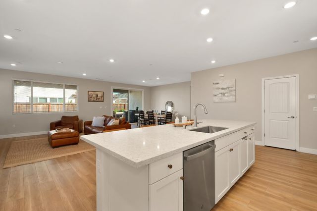 6669 Kaweah Ln, Stockton, CA 95219