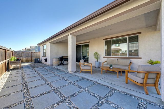 6669 Kaweah Ln, Stockton, CA 95219
