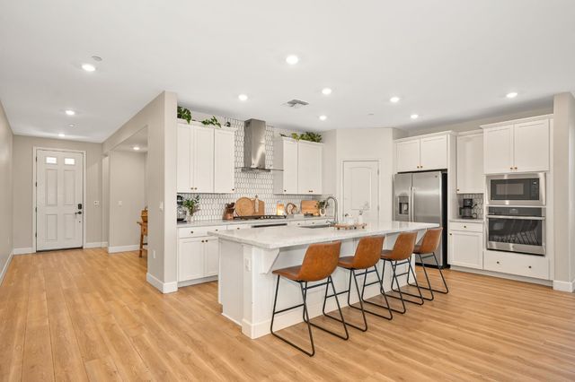 6669 Kaweah Ln, Stockton, CA 95219