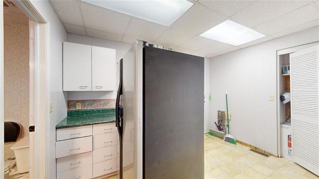 212 N 7th Street, St Joseph, MO 64501