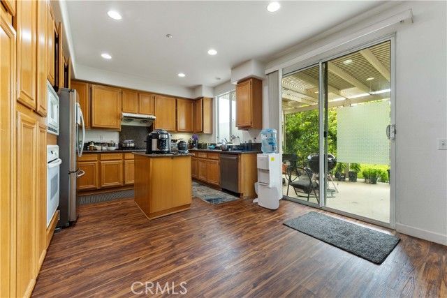 11390 Parkfield Court, Riverside, CA 92505