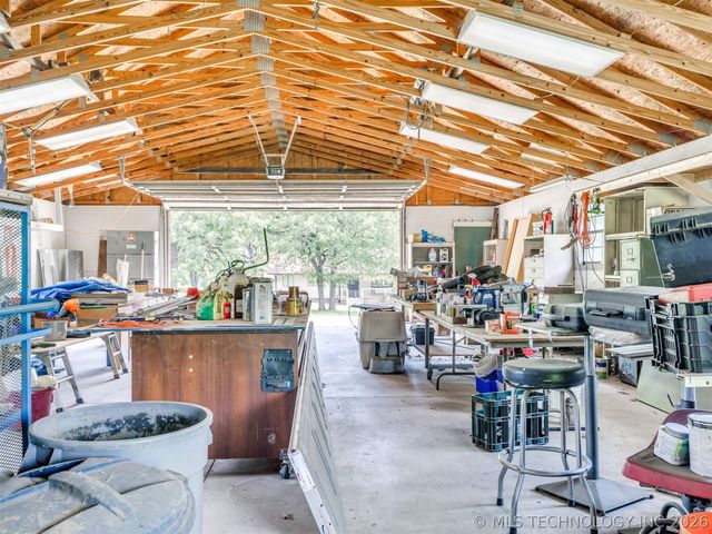 32069 Meadow Lane, Mannford, OK 74044
