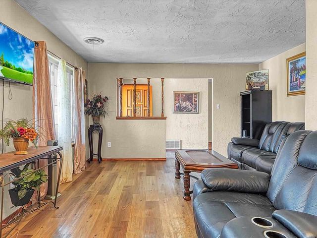 4701 NW Meadowbrook Dr, Lawton, OK 73505