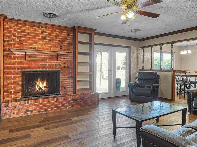 4701 NW Meadowbrook Dr, Lawton, OK 73505