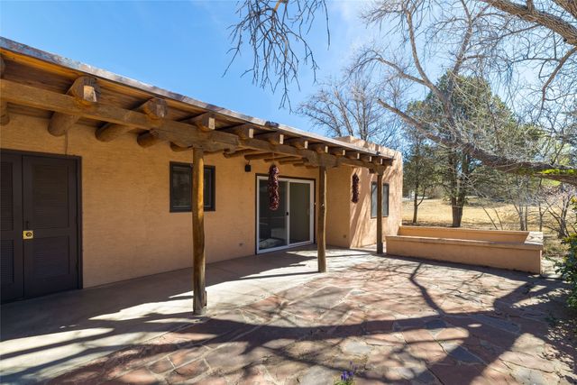 110 Camino Santiago A&B, Santa Fe, NM 87501