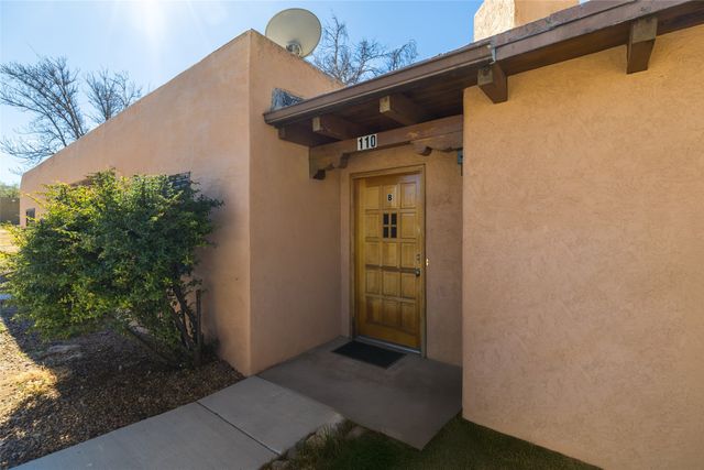 110 Camino Santiago A&B, Santa Fe, NM 87501
