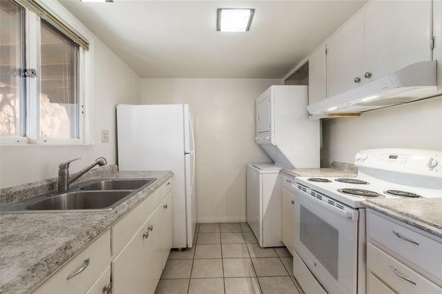 110 Camino Santiago A&B, Santa Fe, NM 87501