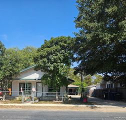 111 Barrett Ave, San Antonio, TX 78214