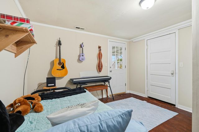 3292 Maple Street, Hollister, MO 65672