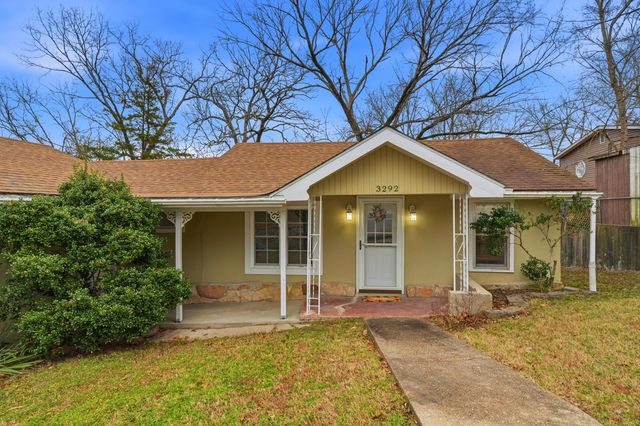 3292 Maple Street, Hollister, MO 65672