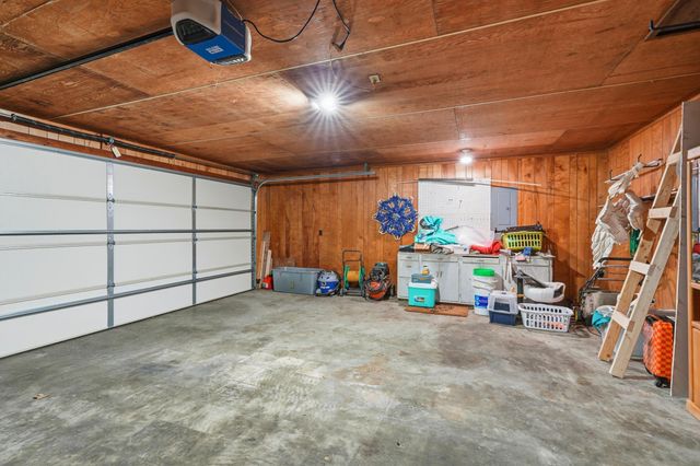 3292 Maple Street, Hollister, MO 65672