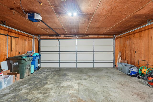 3292 Maple Street, Hollister, MO 65672