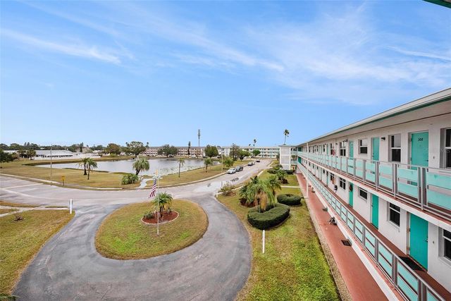 1950 59TH AVENUE N 302, St Petersburg, FL 33714