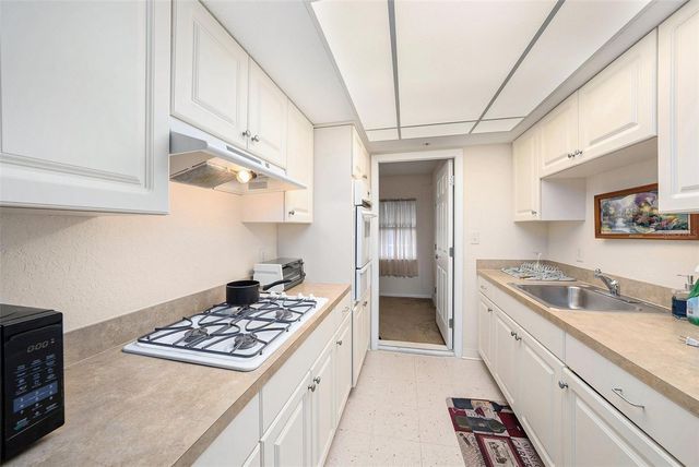 1950 59TH AVENUE N 302, St Petersburg, FL 33714