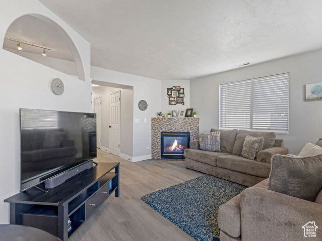 6811 S ETRUSCAN WAY, West Jordan, UT 84084