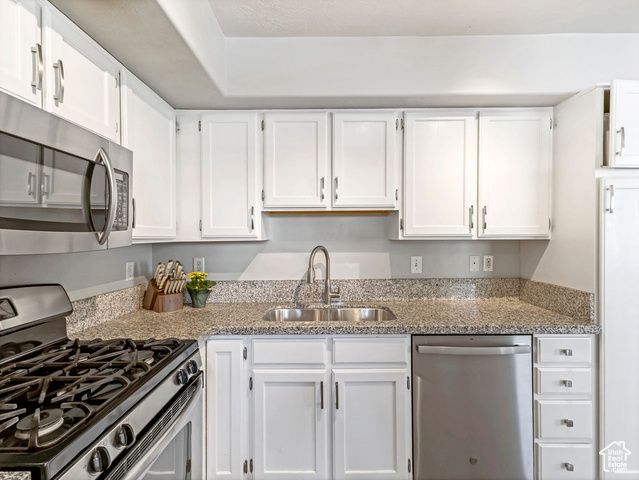 6811 S ETRUSCAN WAY, West Jordan, UT 84084