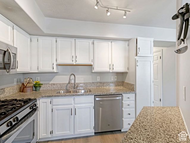 6811 S ETRUSCAN WAY, West Jordan, UT 84084