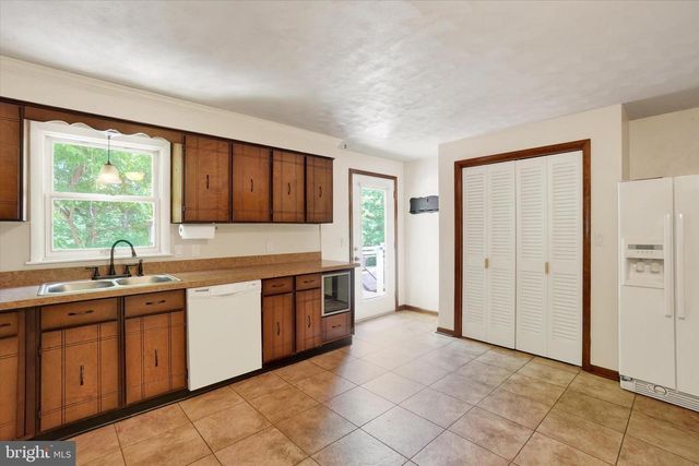 3993 TROUT RUN RD, York, PA 17406