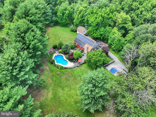 3993 TROUT RUN RD, York, PA 17406