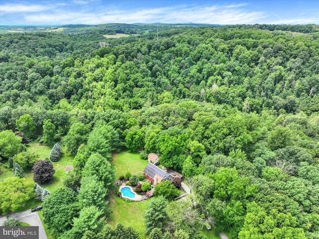 3993 TROUT RUN RD, York, PA 17406