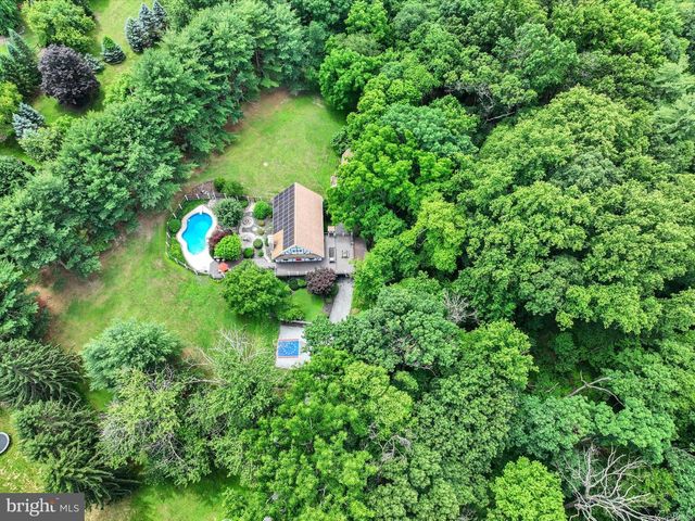 3993 TROUT RUN RD, York, PA 17406
