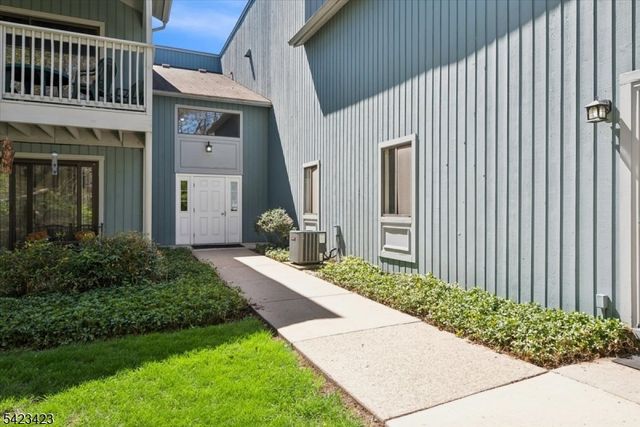 73 Drake Ln 73, Roxbury Twp., NJ 07852