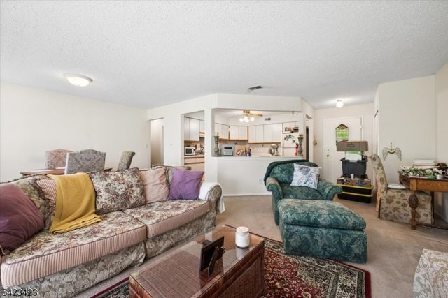 73 Drake Ln 73, Roxbury Twp., NJ 07852