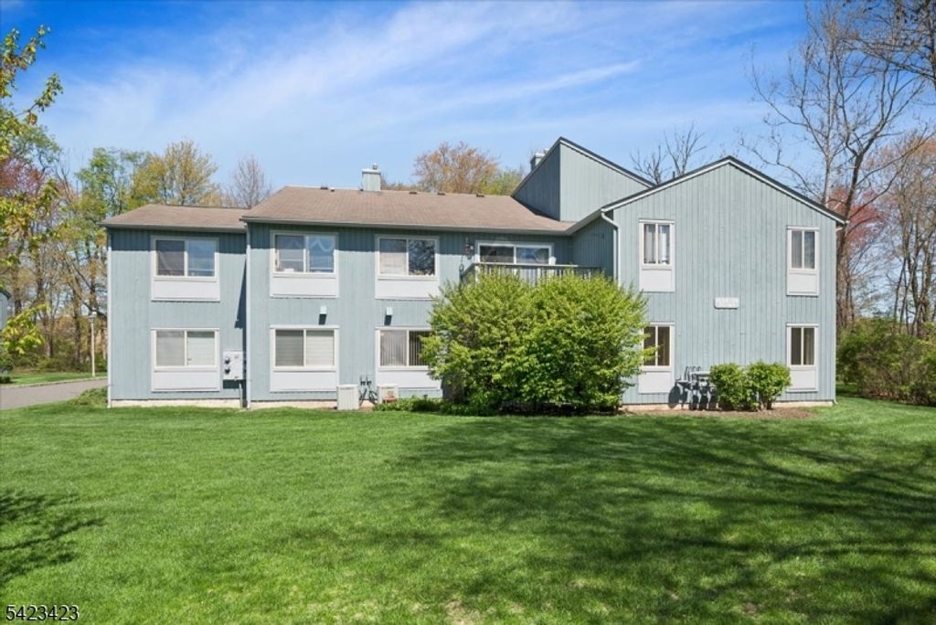 73 Drake Ln 73, Roxbury Twp., NJ 07852