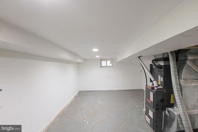 8 IRVING PL, Baltimore, MD 21208