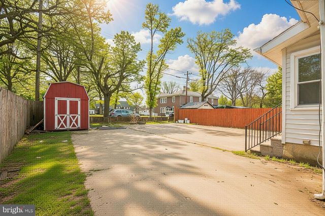 8 IRVING PL, Baltimore, MD 21208