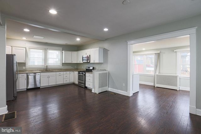 8 IRVING PL, Baltimore, MD 21208