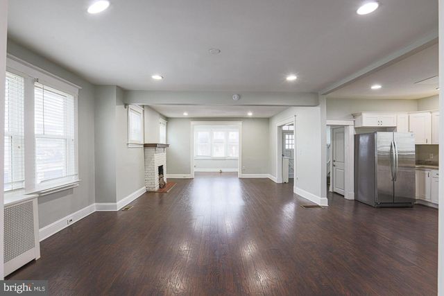 8 IRVING PL, Baltimore, MD 21208