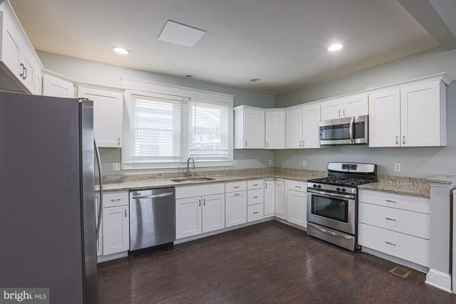 8 IRVING PL, Baltimore, MD 21208