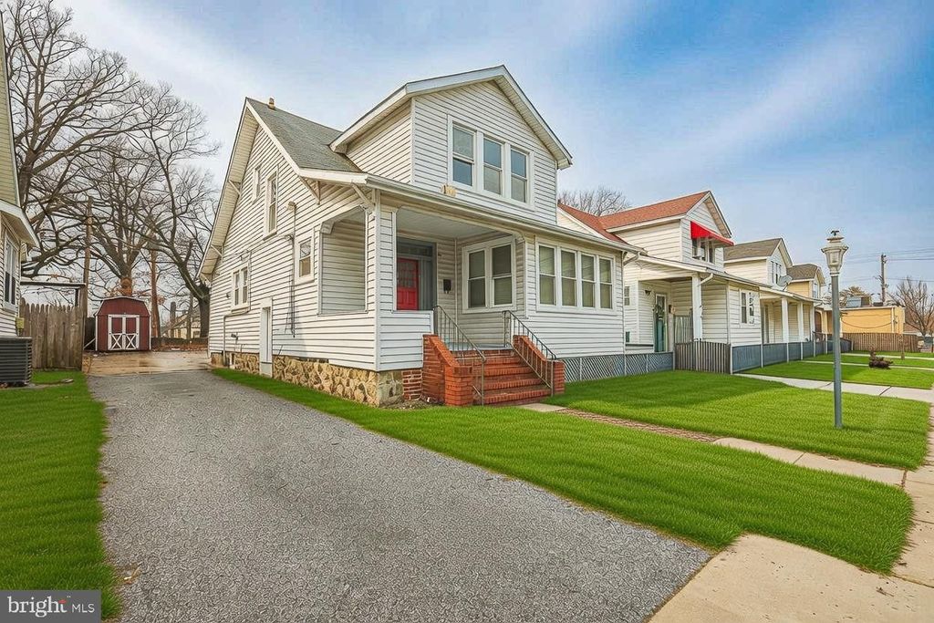 8 IRVING PL, Baltimore, MD 21208