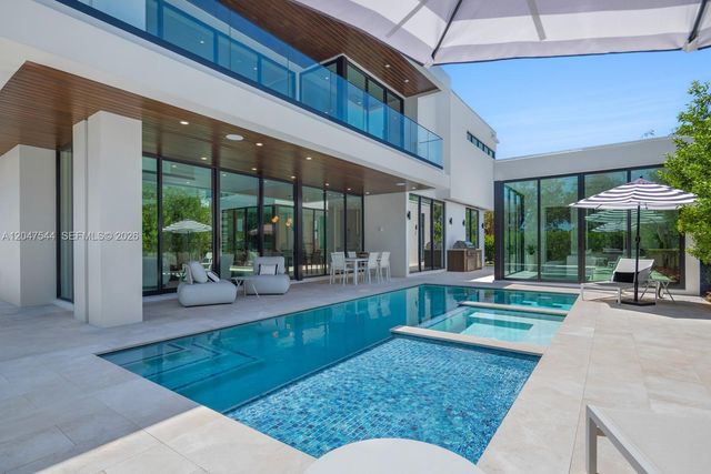 1099 NE 4th Avenue, Boca Raton, FL 33432