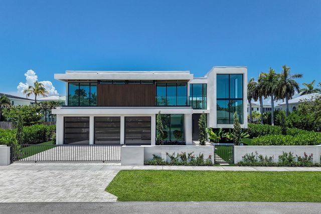 1099 NE 4th Avenue, Boca Raton, FL 33432