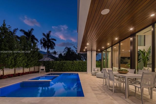 1099 NE 4th Avenue, Boca Raton, FL 33432
